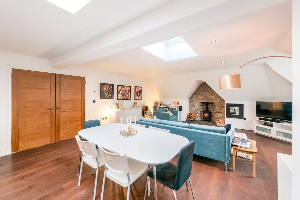 2 bed flat for saleEwanfield, Crieff PH7 photo 5