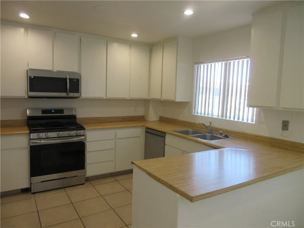 Additional image 8 of 8865 Independence Avenue Unit 26, Canoga Park, CA 91304