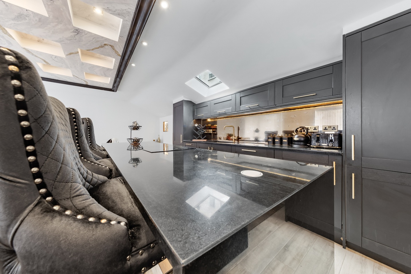 Additional image 11 of 3 Bed Flat, Cheval Place, SW7, N1 7GU