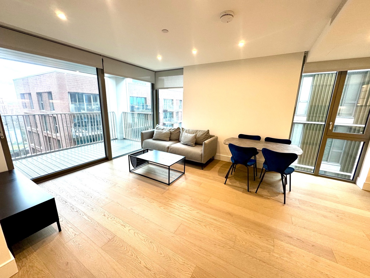 2 Bed Flat, Salisbury House, SW11, N1 7GU