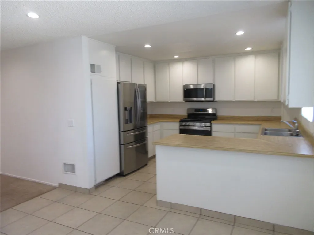 Additional image 9 of 8865 Independence Avenue Unit 26, Canoga Park, CA 91304