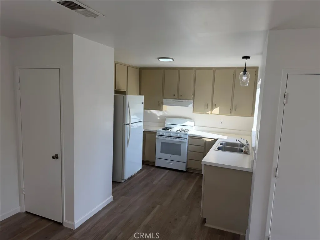 Additional image 4 of 9594 Pettswood Dr, Huntington Beach, CA 92646