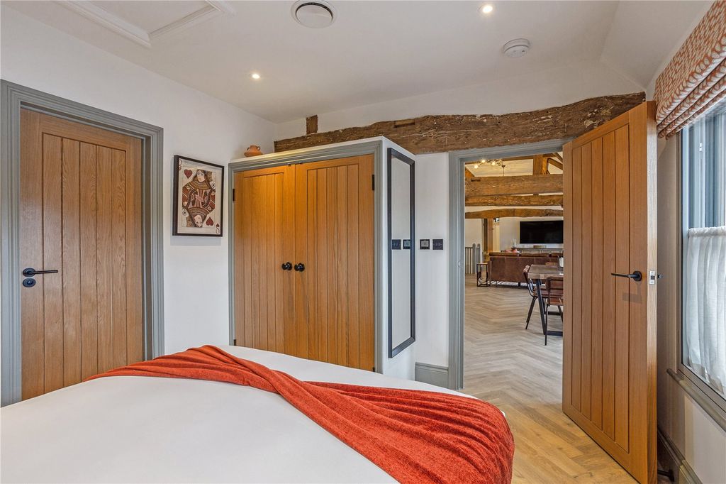 Additional image 13 of 2 bed flat for saleThameside, Henley-On-Thames, Oxfordshire RG9