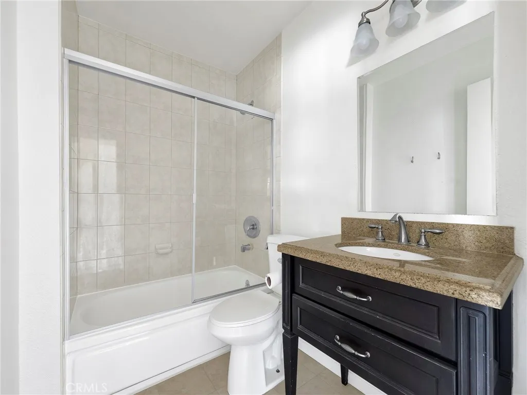 Additional image 37 of 18547 Collins Street Unit B24, Tarzana, CA 91356