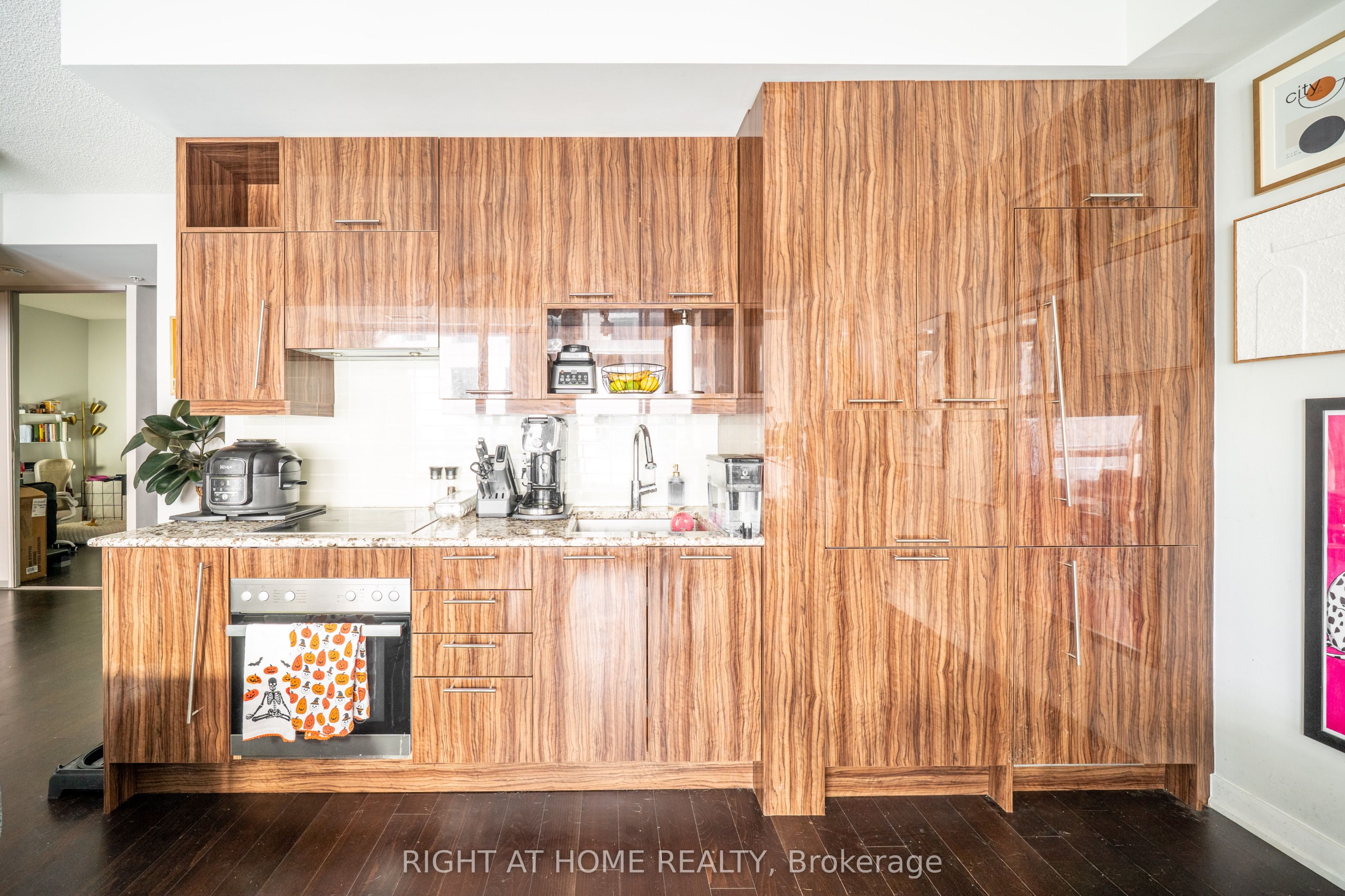 Additional image 3 of 418-199 Richmond Street W, Toronto, ON, M5V 0H4