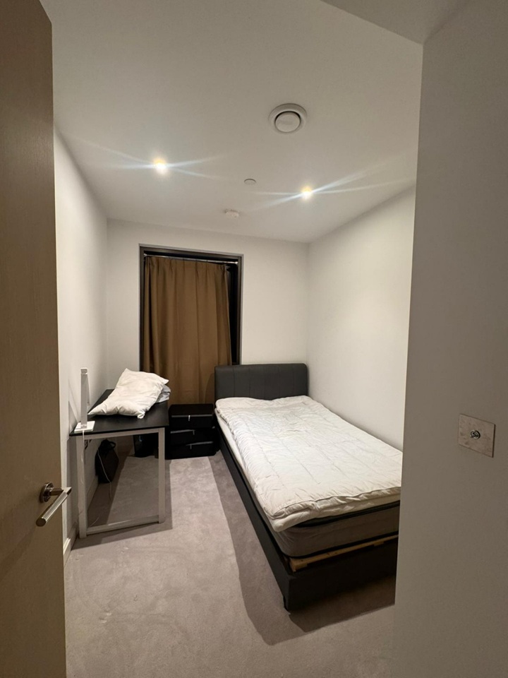 Additional image 10 of 2 Bed Flat, Viaduct Gardens, SW11, N1 7GU