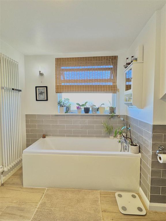 Additional image 27 of 4 bed property for saleSpacious & Airy Dormer Bungalow, Birch Avenue, Clevedon BS21