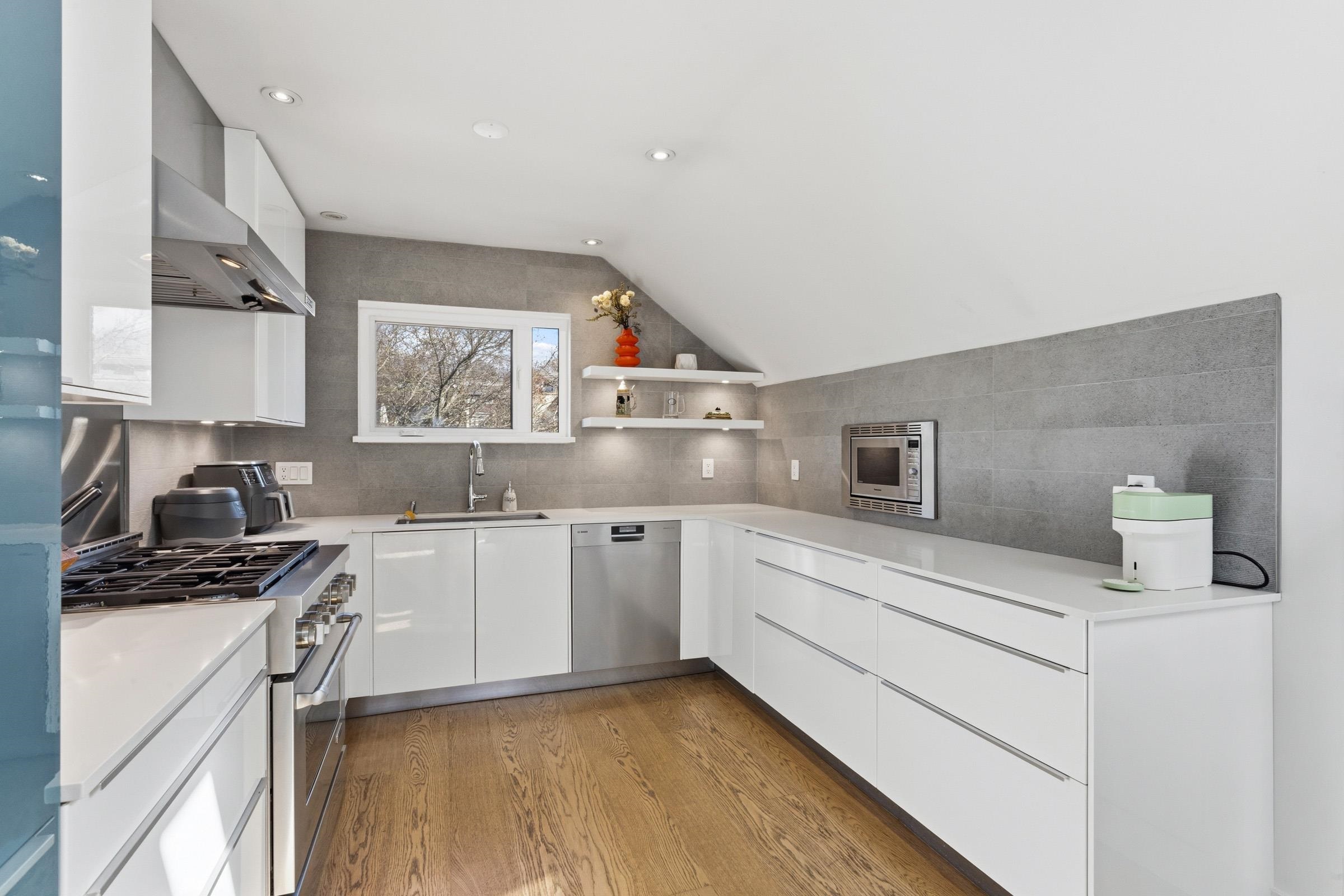 Additional image 5 of D-225 E 4th Street, North Vancouver, BC, V7L 1J1