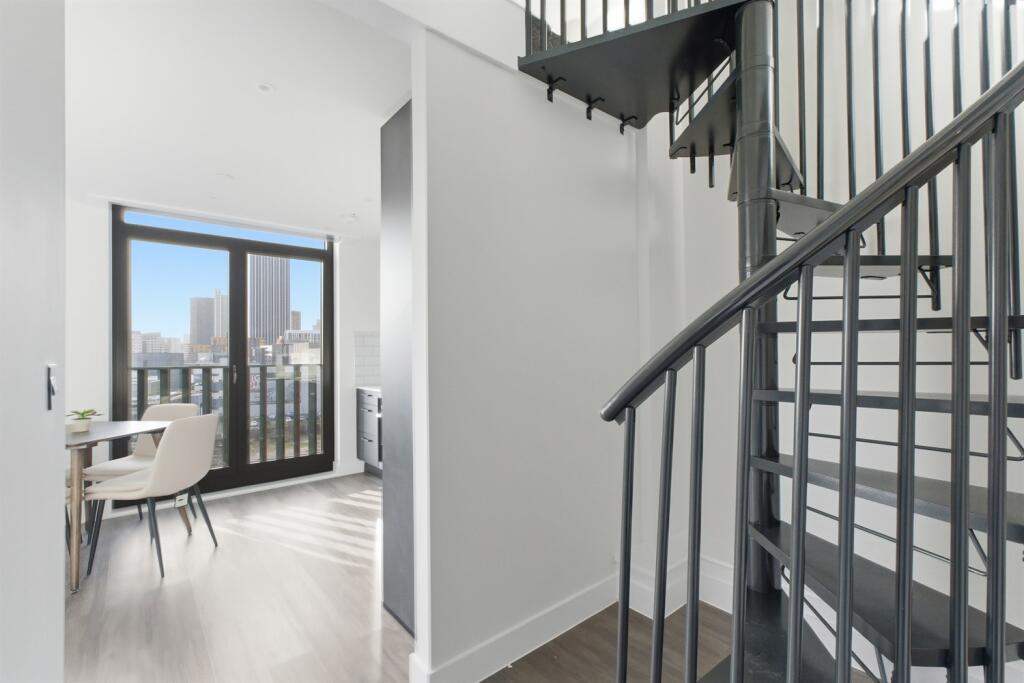 Additional image 10 of Belmont Wharf, Glasswater Locks, B4