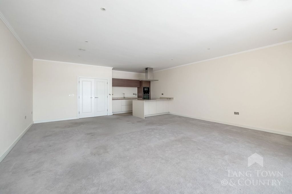 Additional image 5 of 2 bed flat for saleHoe Road, The Hoe, Plymouth PL1