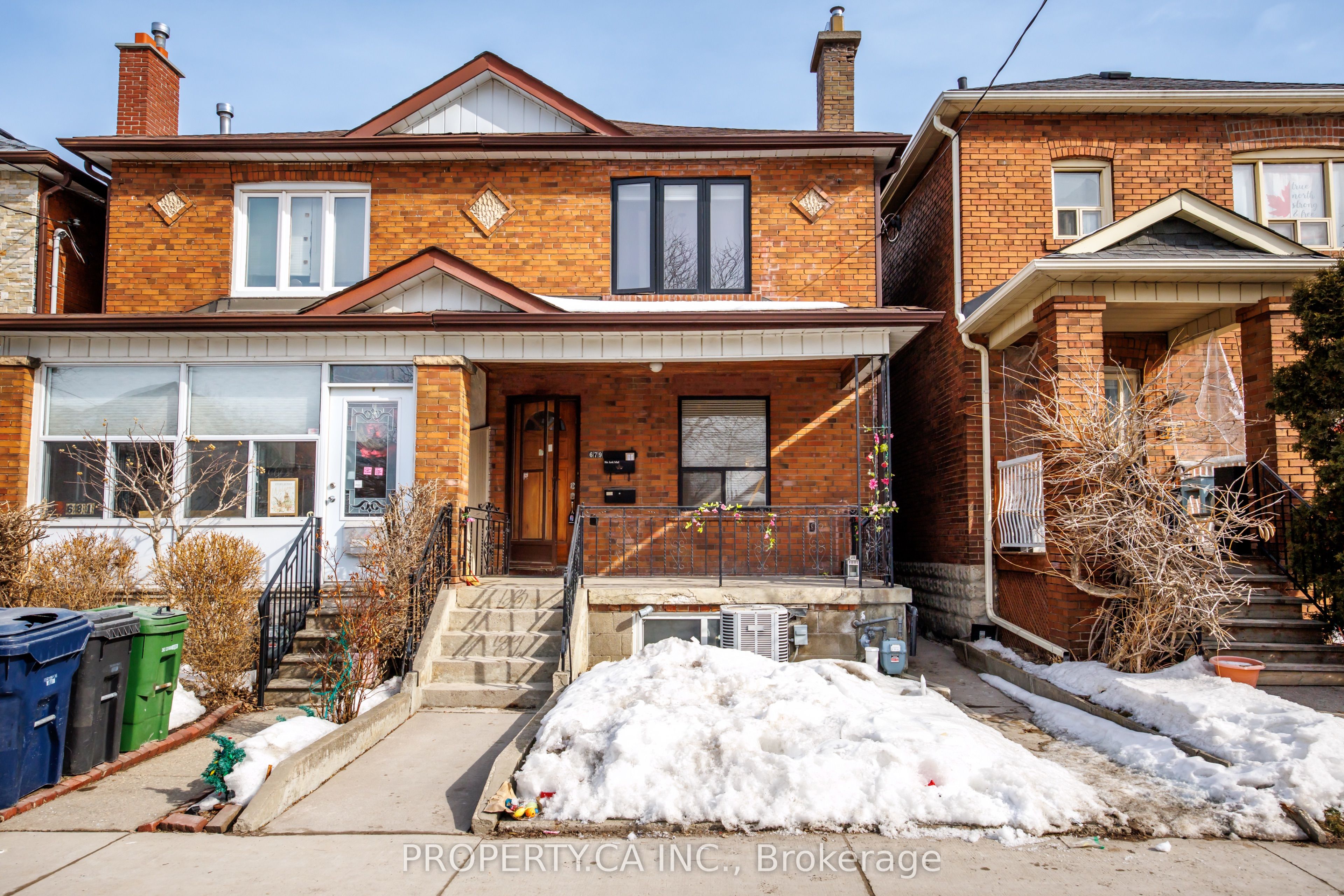 679 Vaughan Road, Toronto, ON, M6E 2Y7