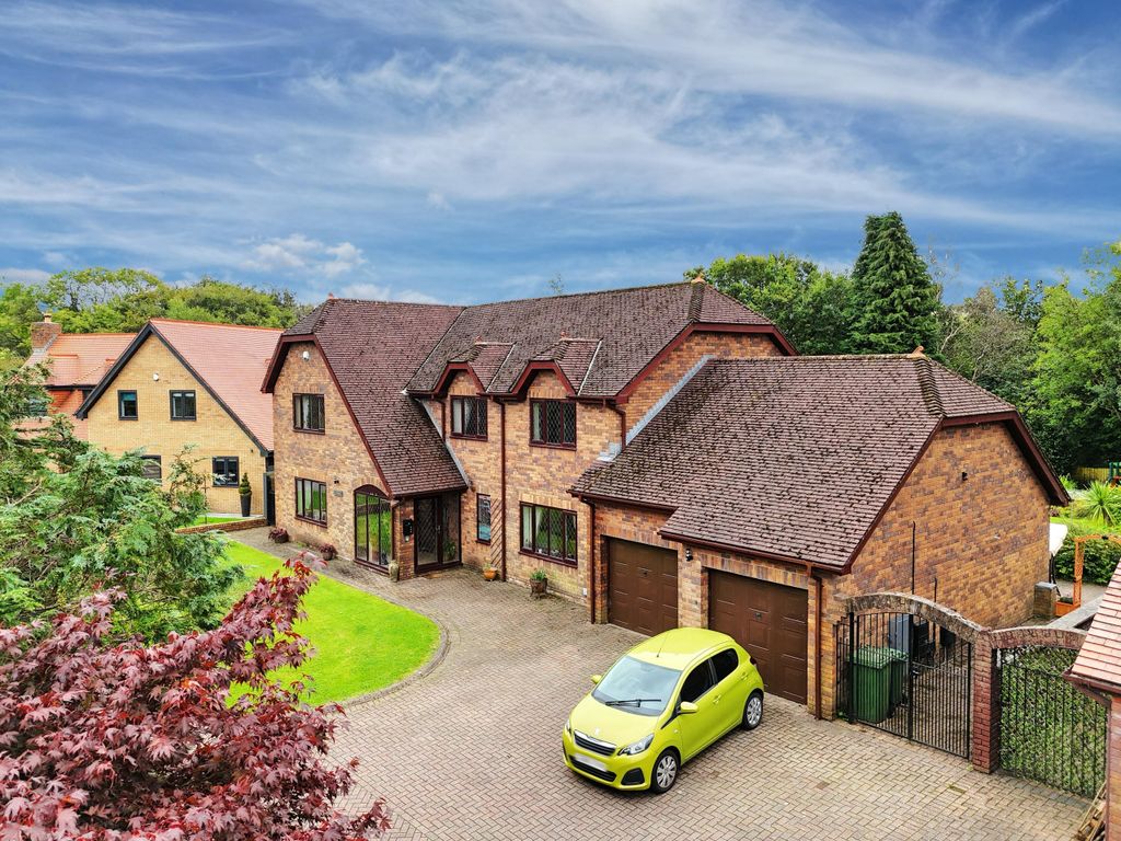 5 bed detached house for saleY-Derwen Woodlands Llantwit Fadre, The Woodlands, Llantwit Fardre, Pontypridd CF38
