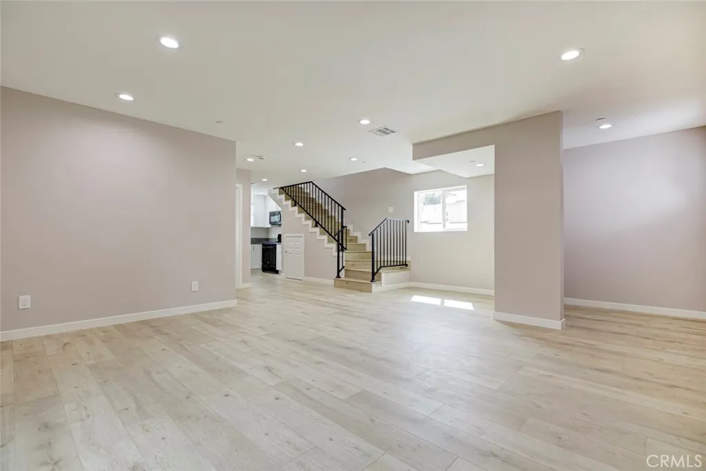 Additional image 5 of 15557 Wyandotte Street, Van Nuys, CA 91406