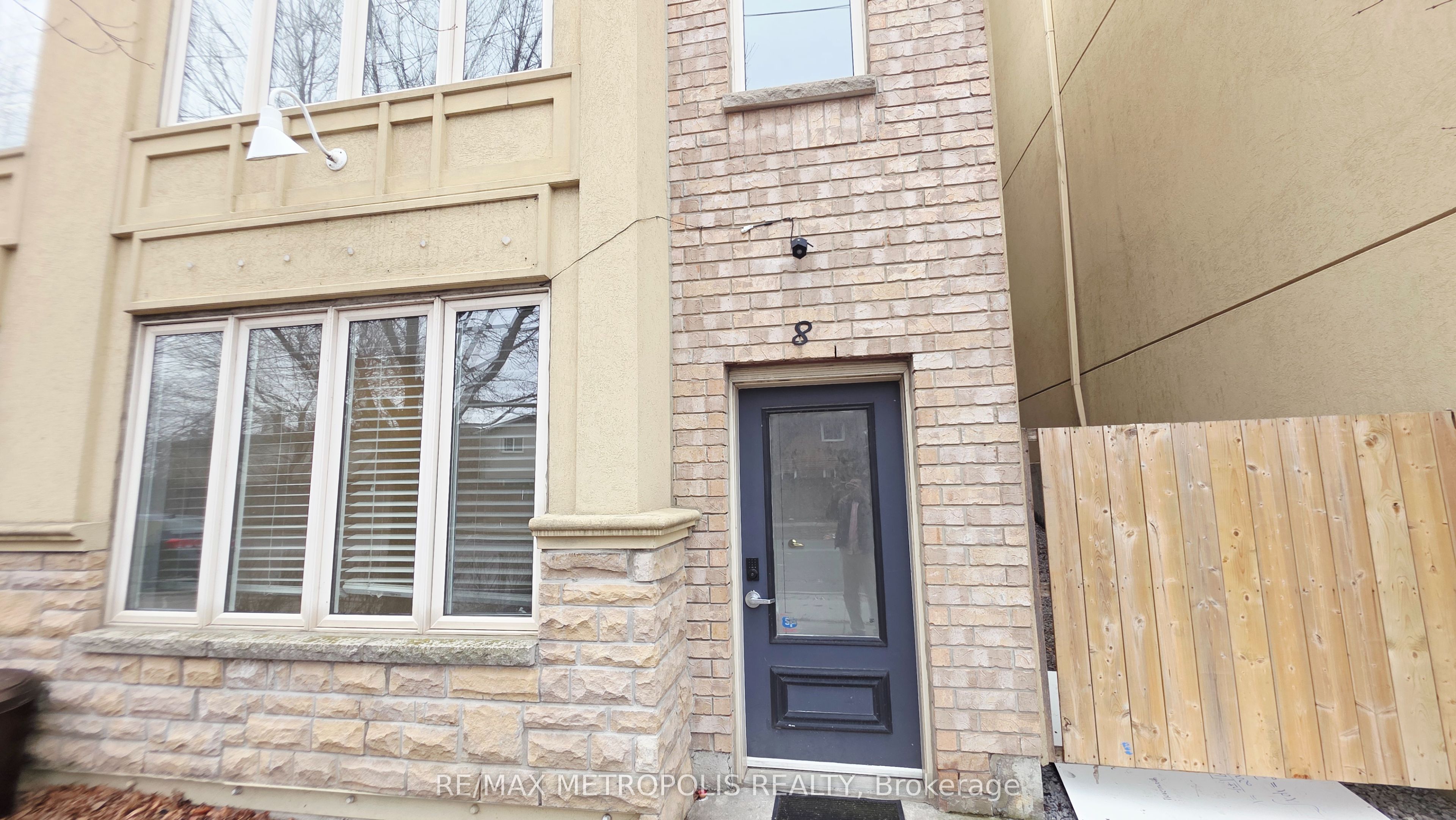 8-1250 St. Martins Drive E, Pickering, ON, L1W 0A2