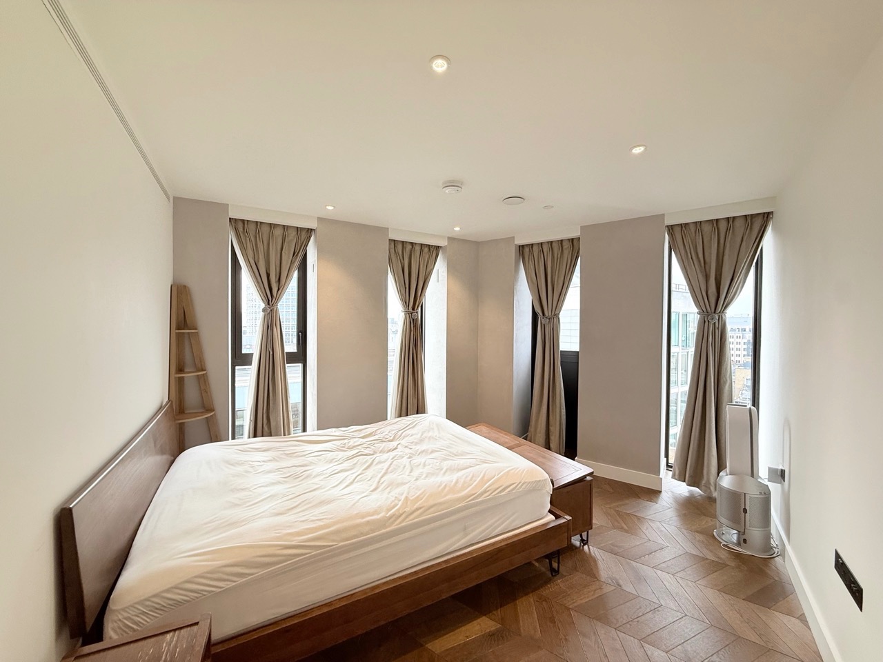 Additional image 16 of 2 Bed Flat, Newton St, WC2B, N1 7GU