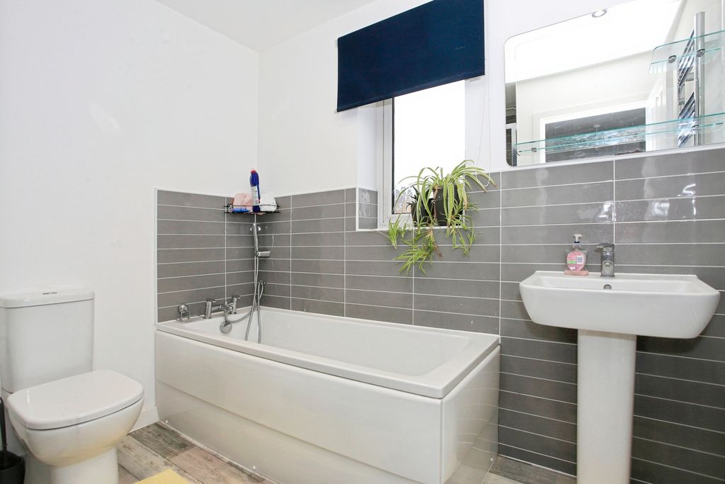 Additional image 7 of Studio for saleWaterfield Close, Peterborough PE3