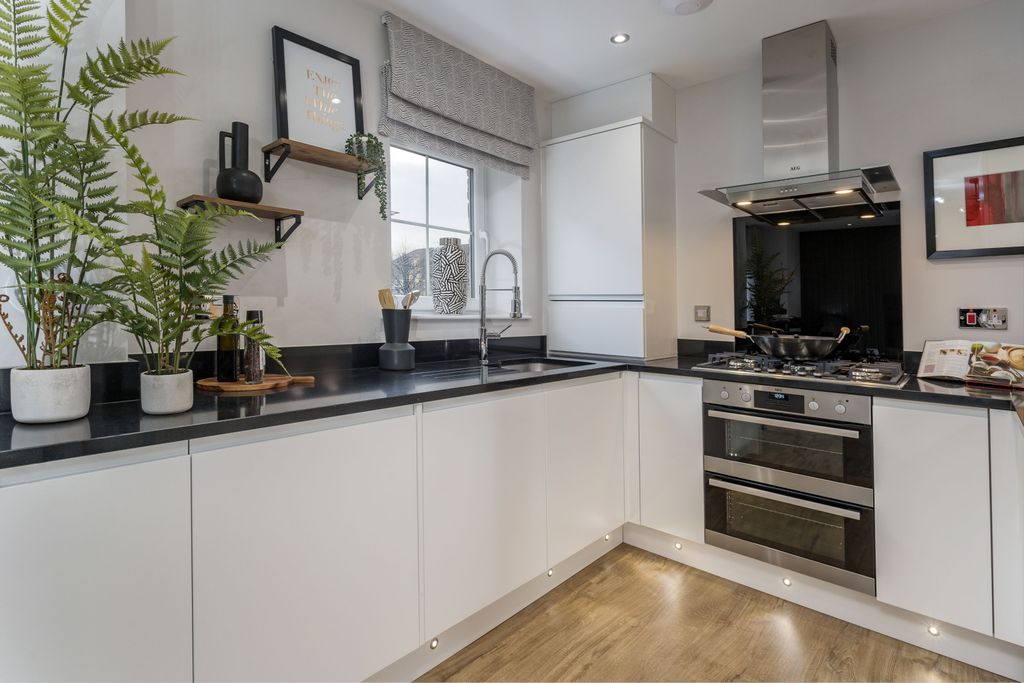Additional image 14 of 2 bed flat for sale"Flat Type E" at Laymoor Avenue, Renfrew PA4