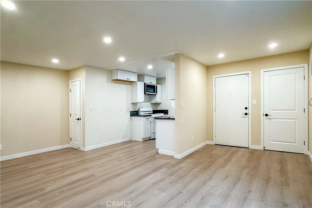 Additional image 9 of 6911 Ben Ave Unit 1, North Hollywood, CA 91605