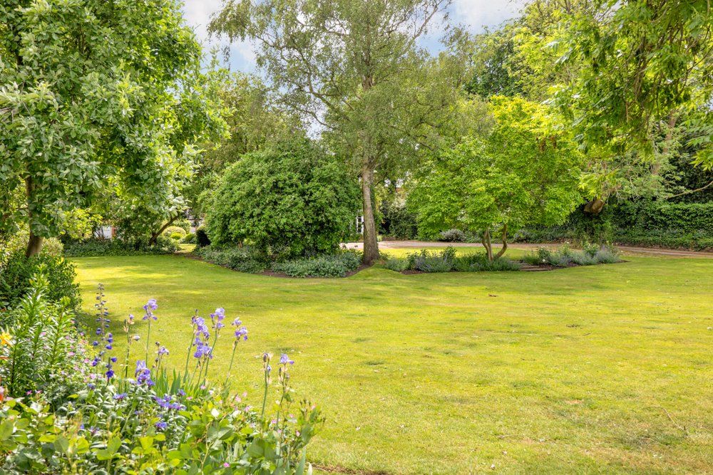 6 bed detached house for saleThe Old Rectory, Stoney Stanton, Leicestershire LE9 photo 4
