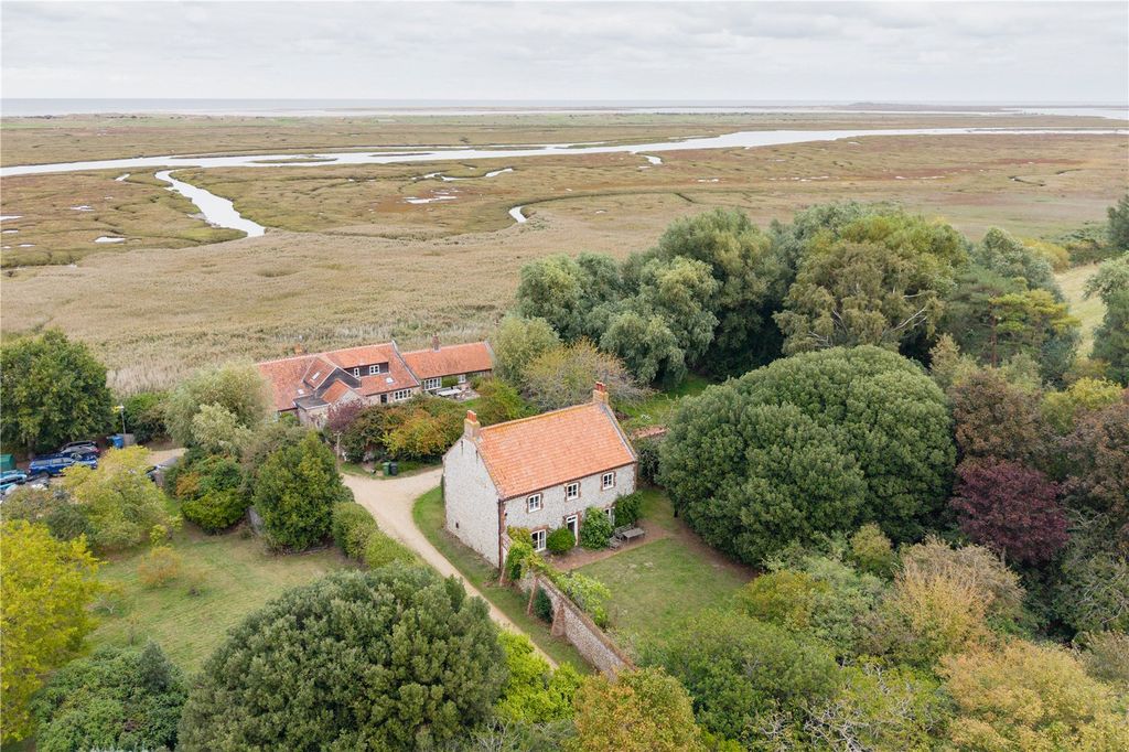 4 bed detached house for saleCross Lane, Brancaster, King's Lynn, Norfolk PE31