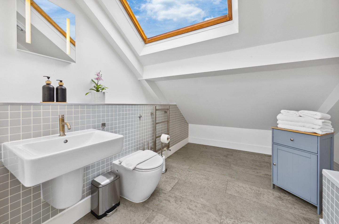 Additional image 15 of Studio Flat, United, EC1V, N1 7GU