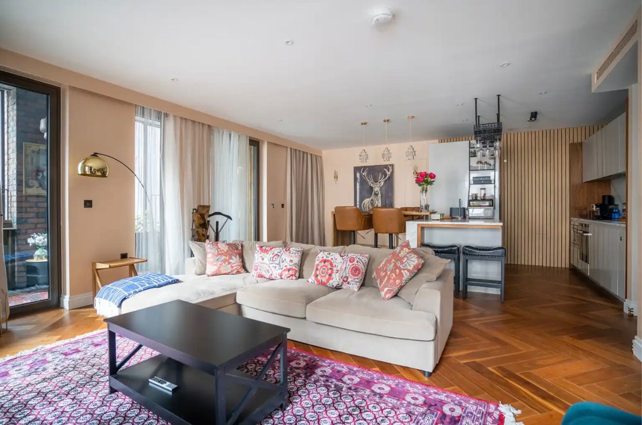 Additional image 20 of 3 Bed Flat, New Union Square, SW11, N1 7GU