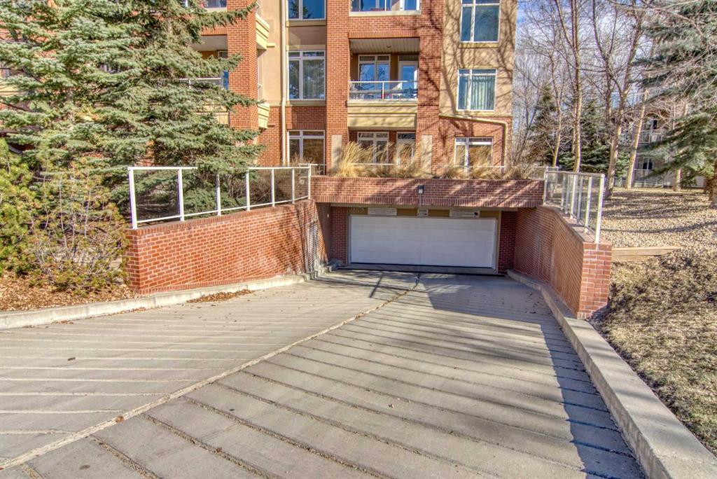 Additional image 2 of 208-10 Hemlock Crescent SW, Calgary, AB, T3C 2Z1