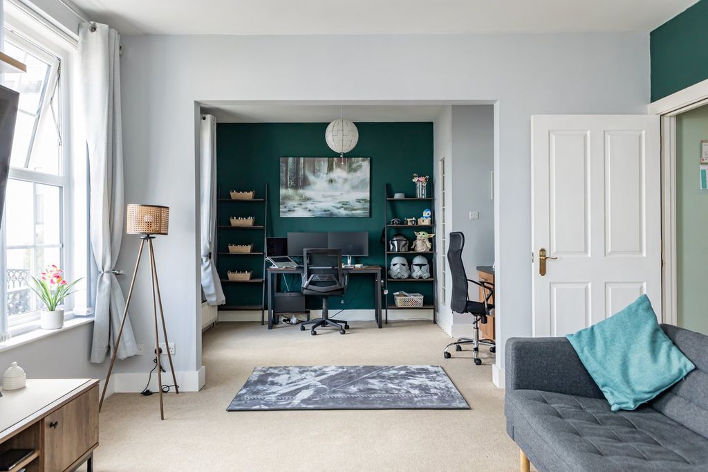 2 bed flat for saleLisburn Square, Lisburn BT28 photo 4