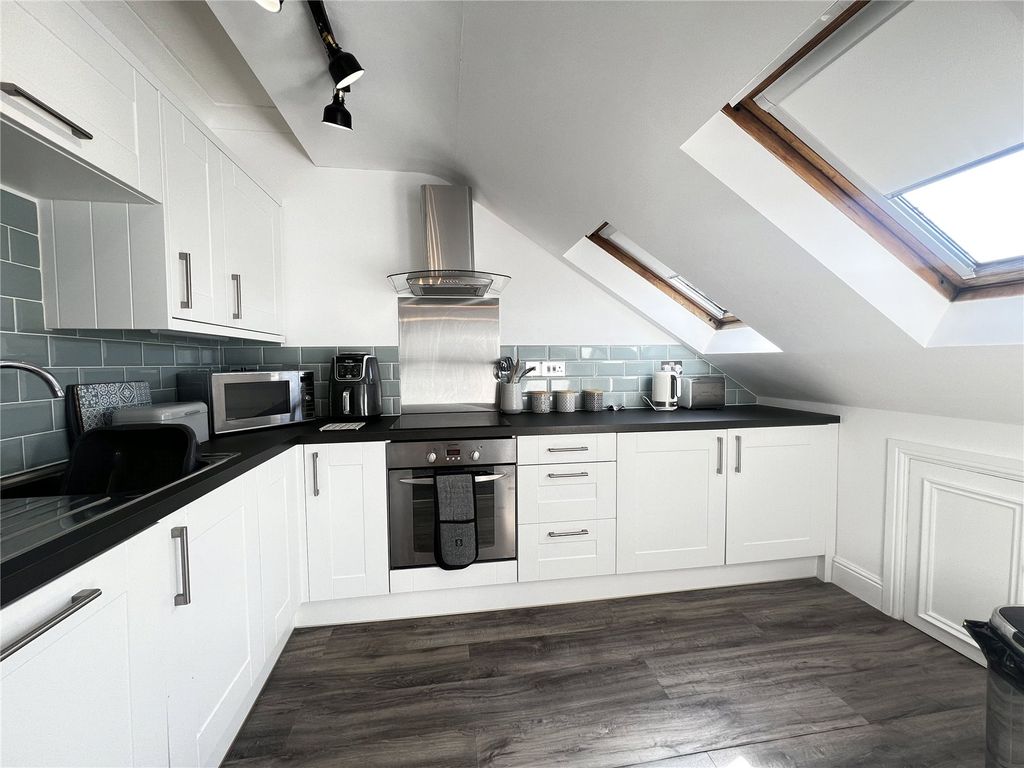 Additional image 8 of 2 bed flat for saleFlat 9 Islay Court 21-22, Victoria Street, Tenby, Pembrokeshire SA70