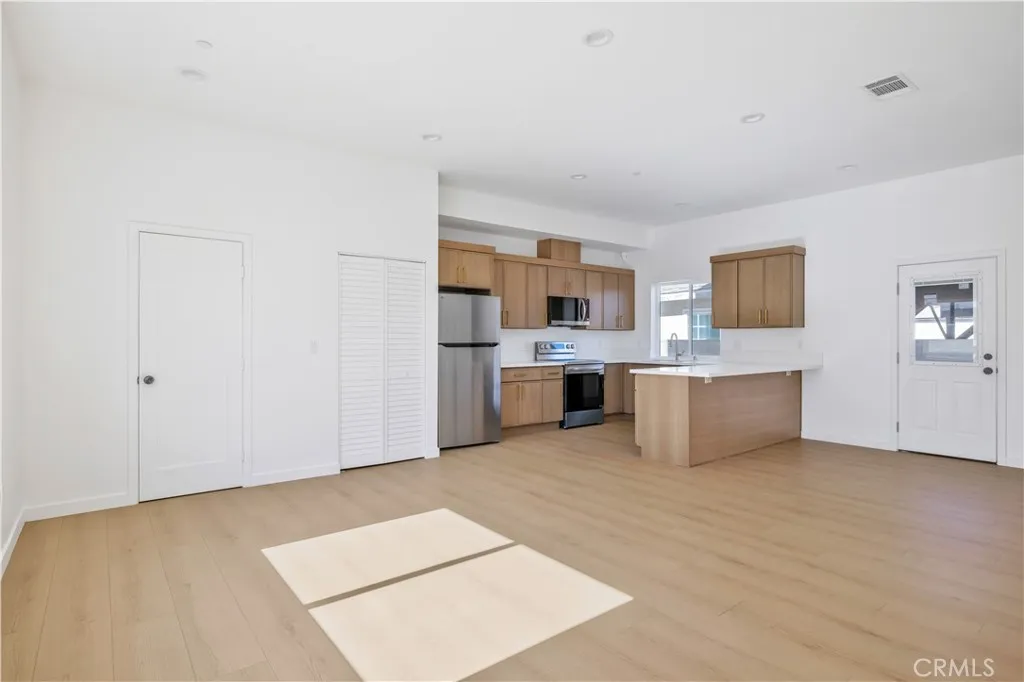 Additional image 25 of 10905 Dalerose Ave Unit B, Inglewood, CA 90304