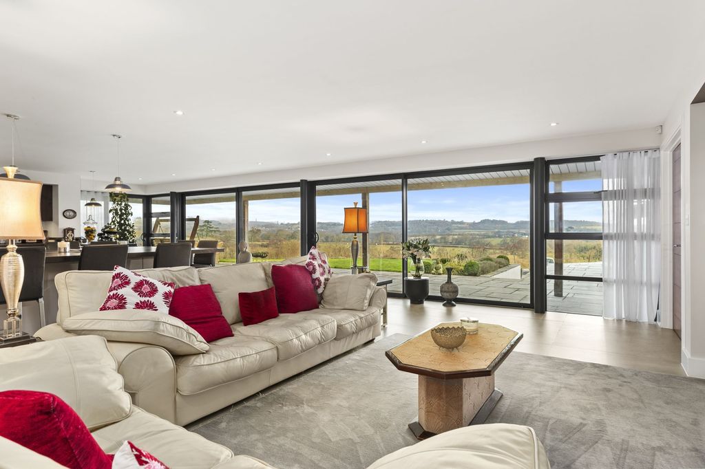9 bed detached house for saleSt. Brides-Super-Ely, Cardiff CF5 photo 4