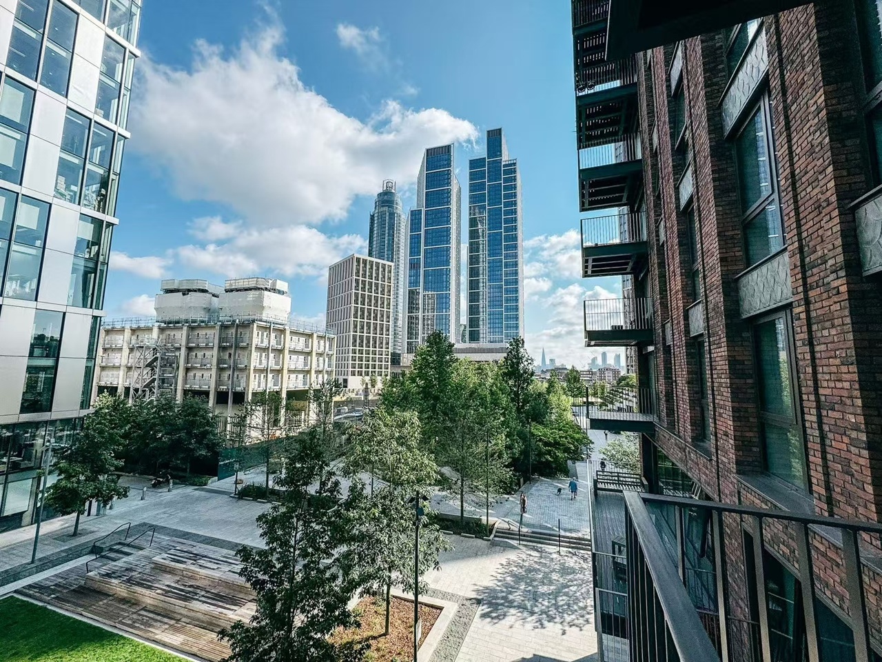 Additional image 6 of 2 Bed Flat, Viaduct Gardens, SW11, N1 7GU