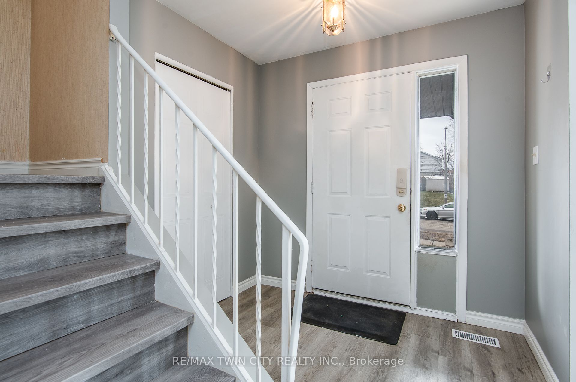 Additional image 6 of 135 Vintage Crescent, Kitchener, ON, N2P 1L1