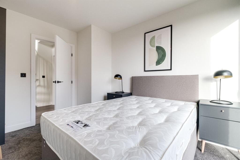 Additional image 9 of Belmont Wharf, Glasswater Locks, B4