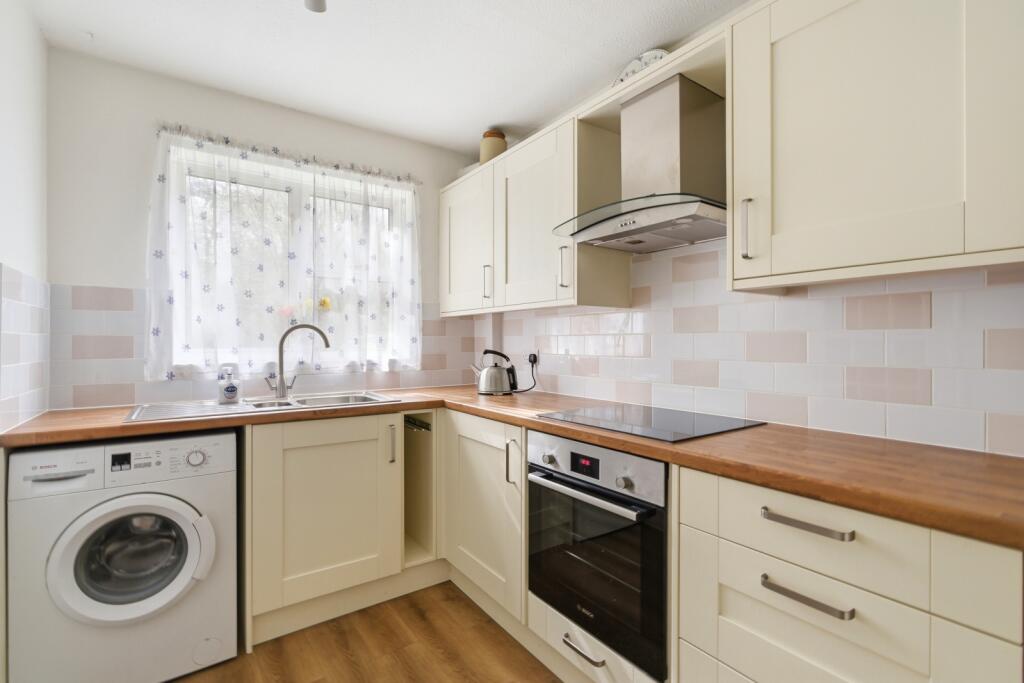 Additional image 5 of Taylor Close, St. Albans, Hertfordshire, AL4