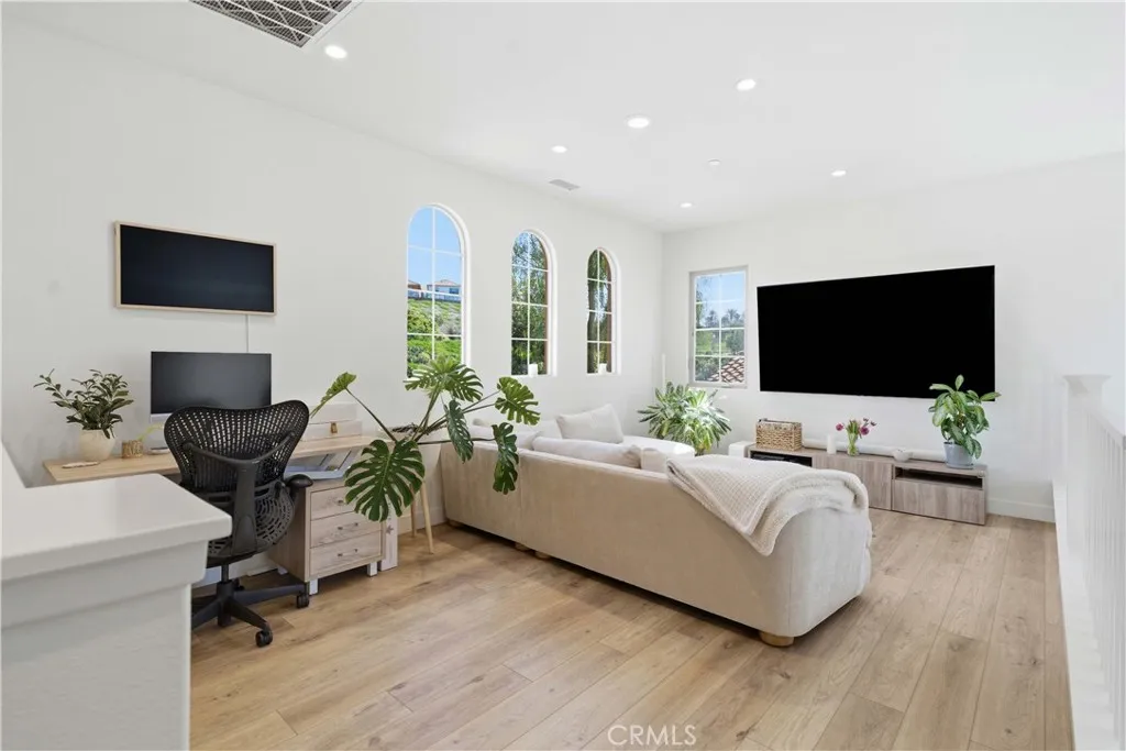 Additional image 20 of 107 Landroute, Irvine, CA 92618