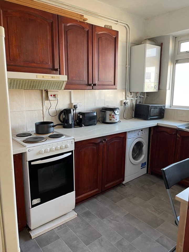 Additional image 10 of 3 Bed Flat, Bronti Close, SE17, N1 7GU