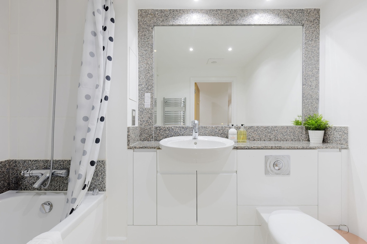 Additional image 7 of 2 Bed Flat, St George Wharf, SW8, N1 7GU