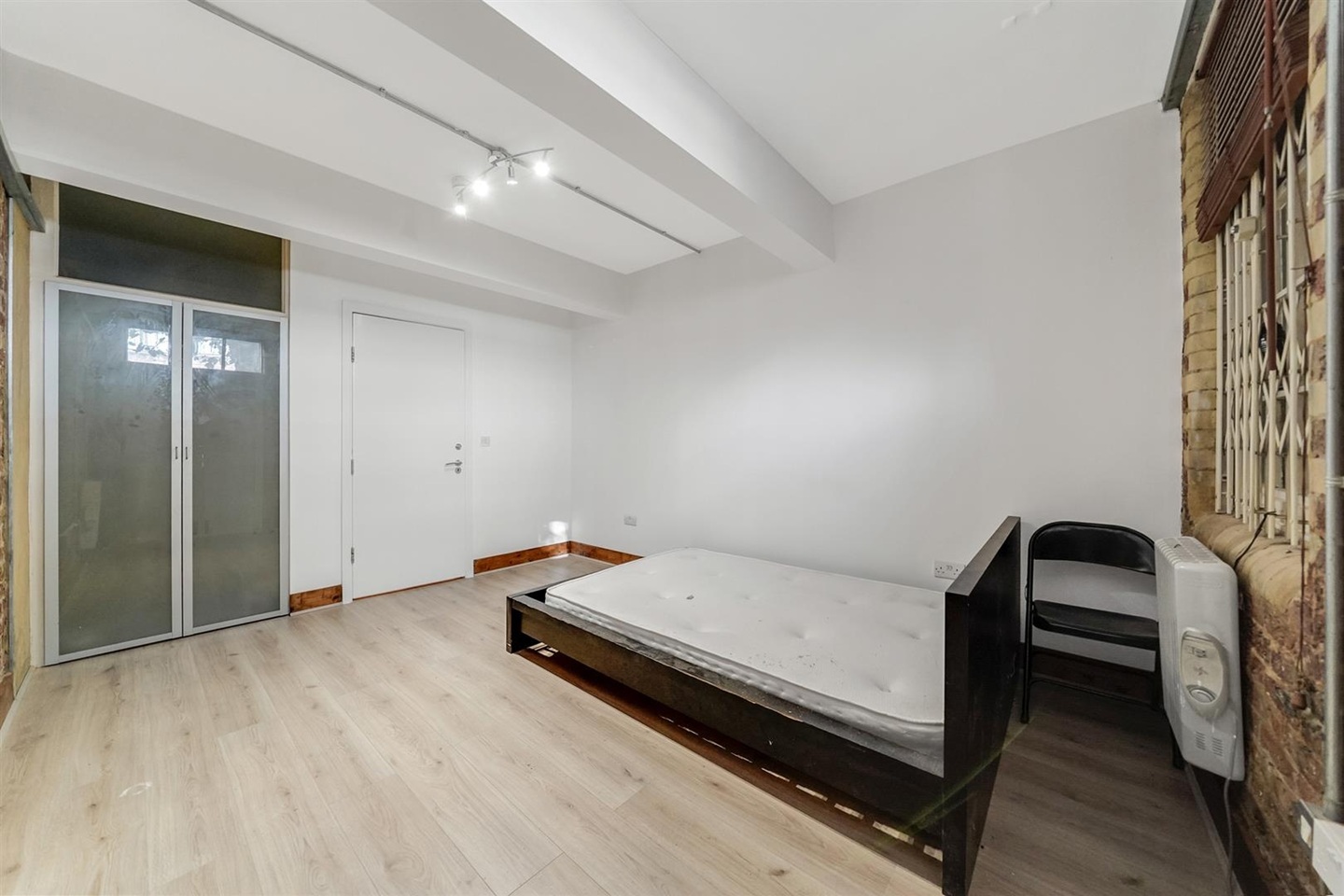 Additional image 3 of 3 Bed Flat, Prince Of Wales Passage, NW1, N1 7GU