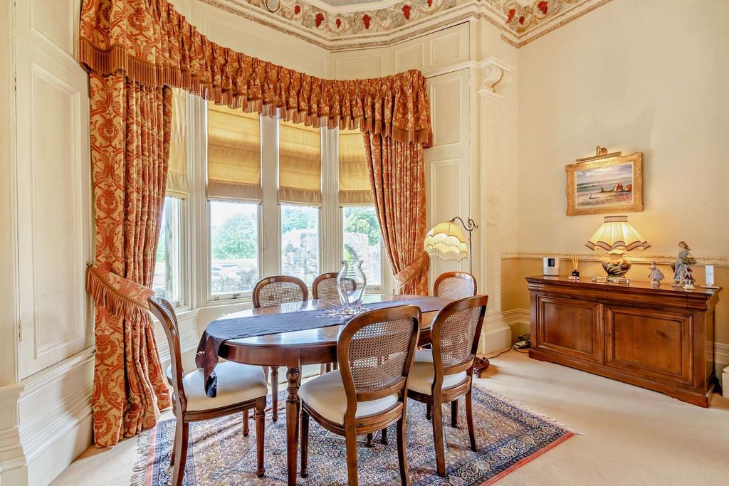 2 bed flat for saleMoor Park, Beckwithshaw, Harrogate HG3 photo 3