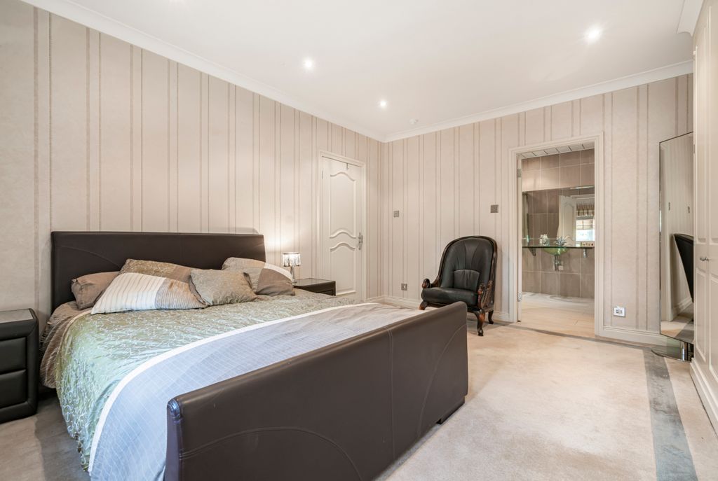 Additional image 19 of 5 bed detached house for saleLing Lane, Leeds LS14