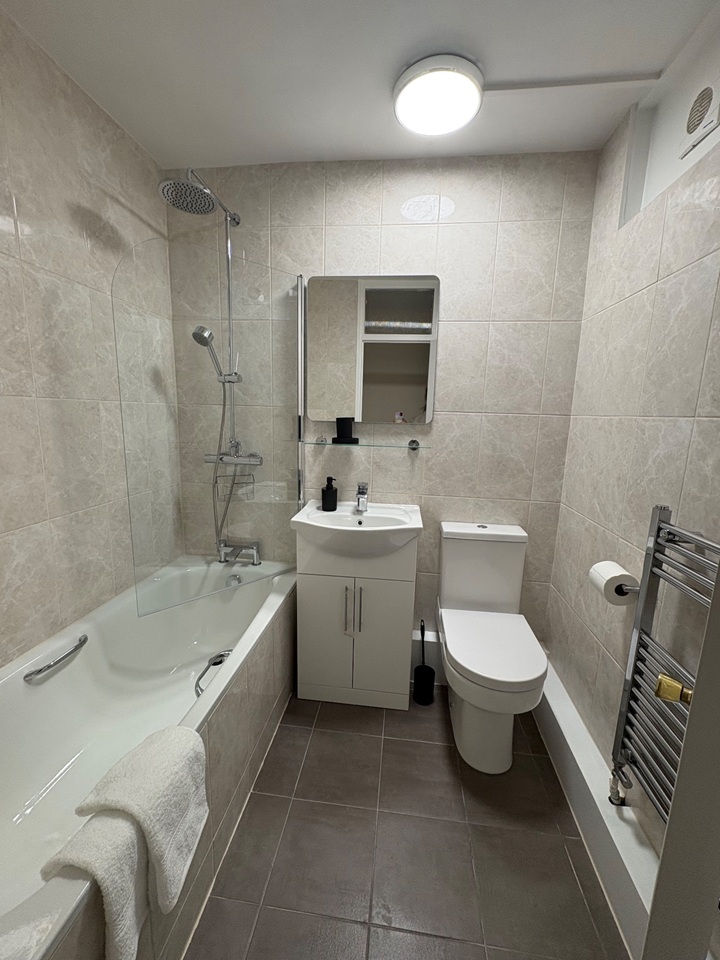 Additional image 9 of 4 Bed Maisonette, Stambourne House, SW8, N1 7GU