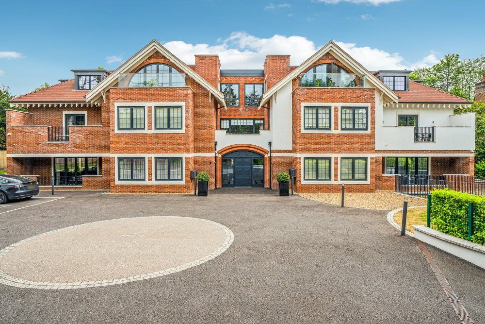 3 bed flat for salePenn Road, Beaconsfield HP9