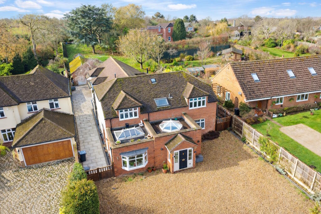 Upper Green Road, Tewin, AL6