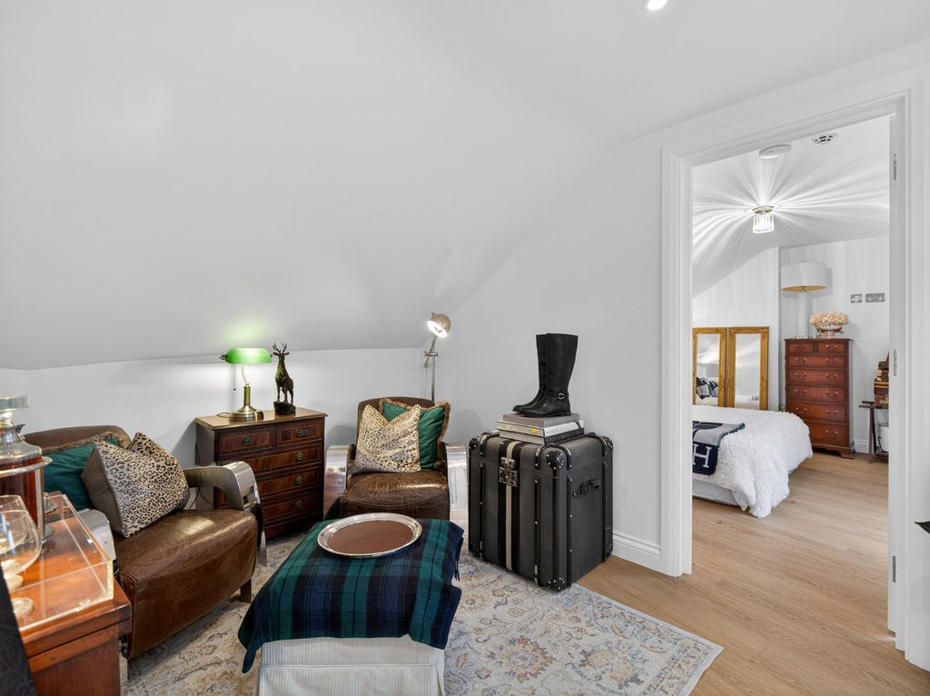 Additional image 27 of 3 bed flat for saleFriday Street Henley-On-Thames, Oxfordshire RG9