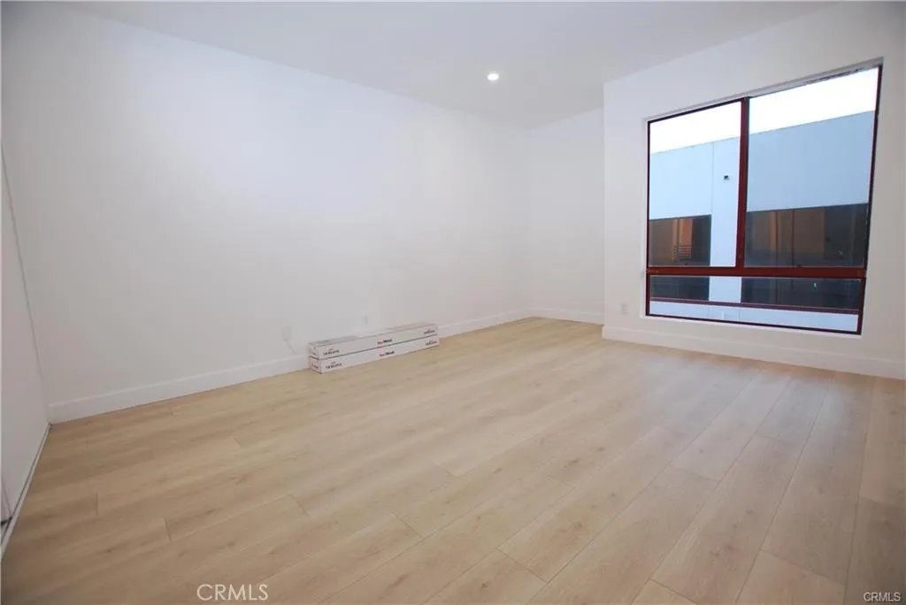 Additional image 5 of 6820 Remmet Ave, Canoga Park, CA 91303