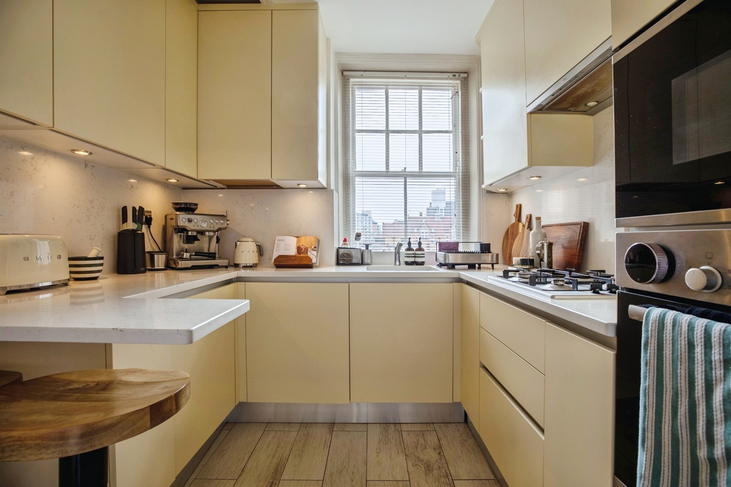 Additional image 7 of 2 Bed Flat, Primrose Mansions, SW11, N1 7GU