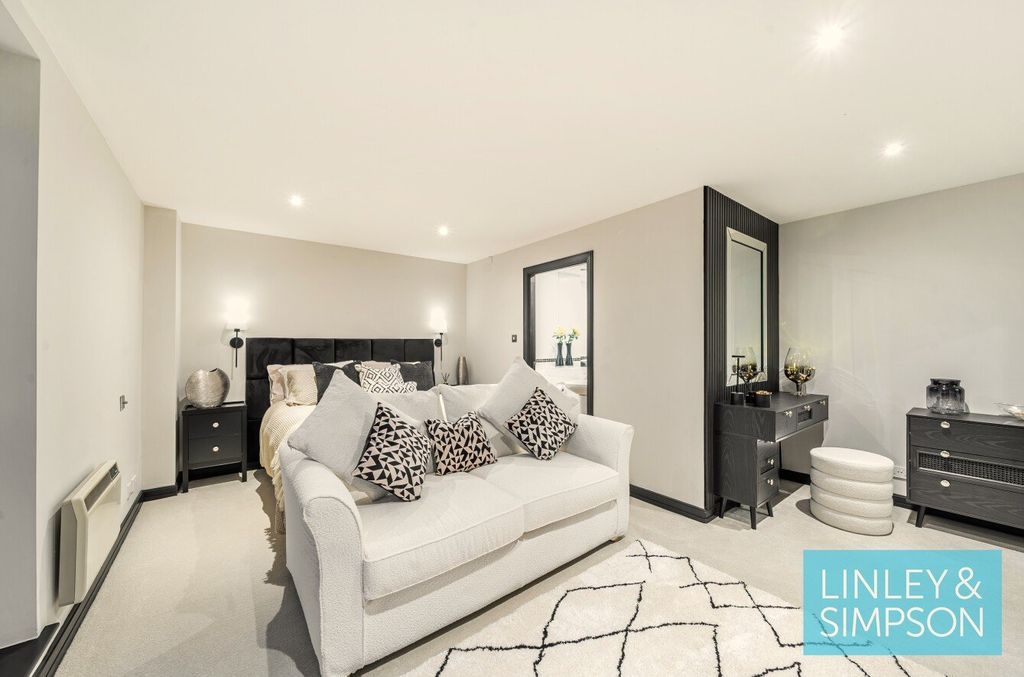 Additional image 15 of 2 bed flat for salePortland Place, 5 Calverly Street, Leeds LS1