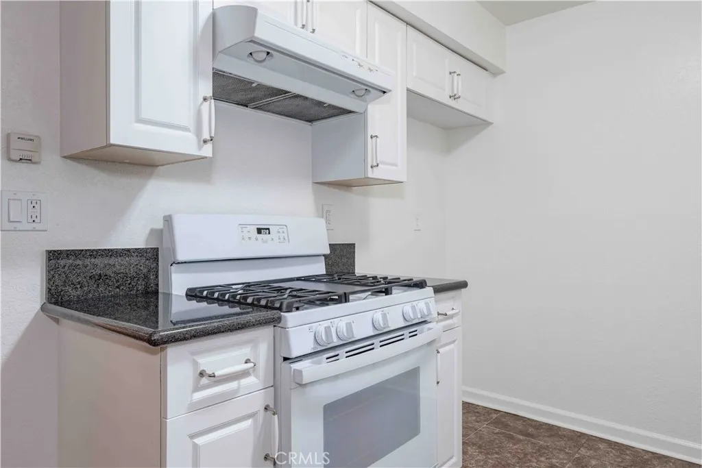 Additional image 11 of 208 19th Street Unit 3, Huntington Beach, CA 92648