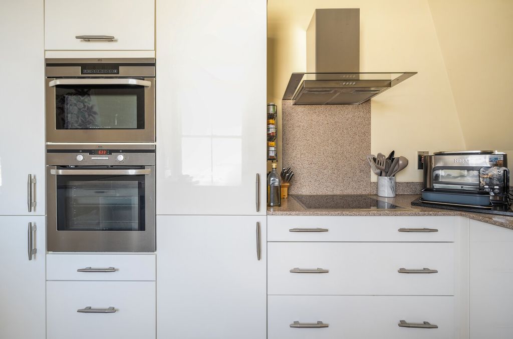 Additional image 3 of 3 bed flat for saleElliot Street, Plymouth, Devon PL1